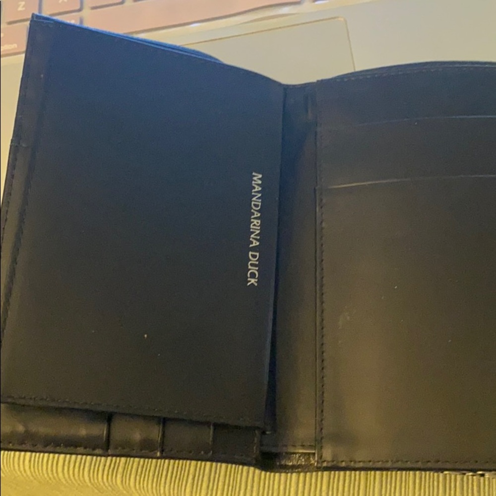 Wallet - Picture 2 of 4